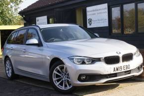 BMW 3 SERIES 2019 (19) at Simon Shield Cars Ipswich