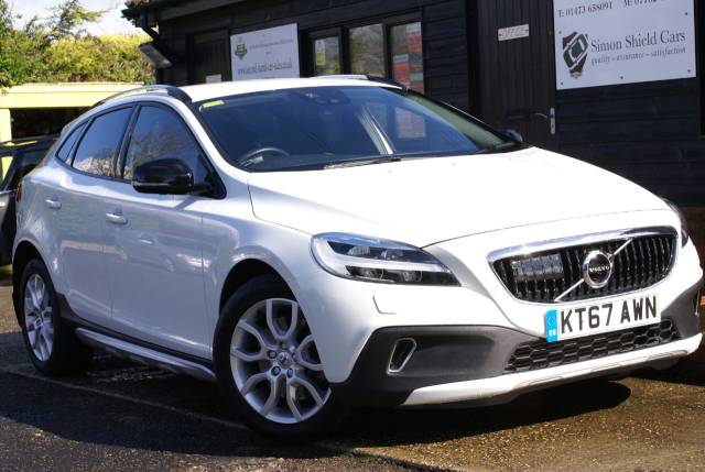 Volvo V40 2.0 D2 [120] Cross Country Pro 5dr Geartronic Hatchback Diesel White