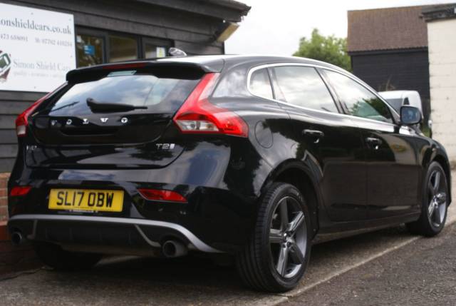 2017 Volvo V40 2.0 T2 [122] R DESIGN 5dr