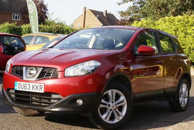 Nissan Qashqai 1.6 [117] Acenta 5dr Hatchback Petrol Red Metallic