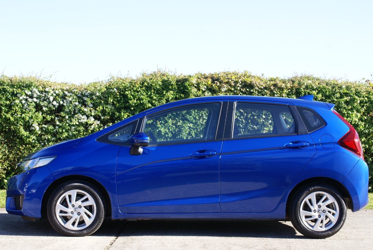 2017 Honda Jazz thumbnail 8