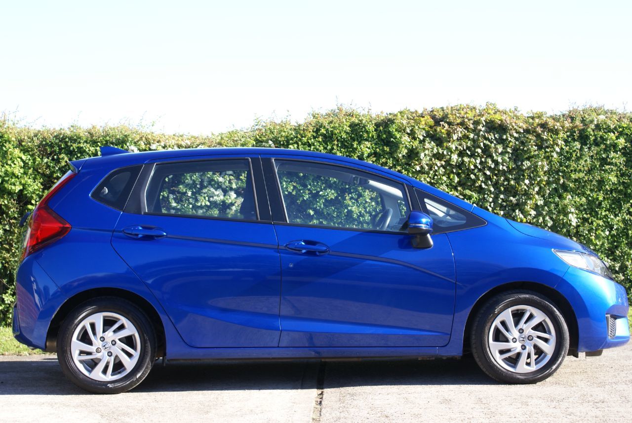 2017 Honda Jazz thumbnail 9