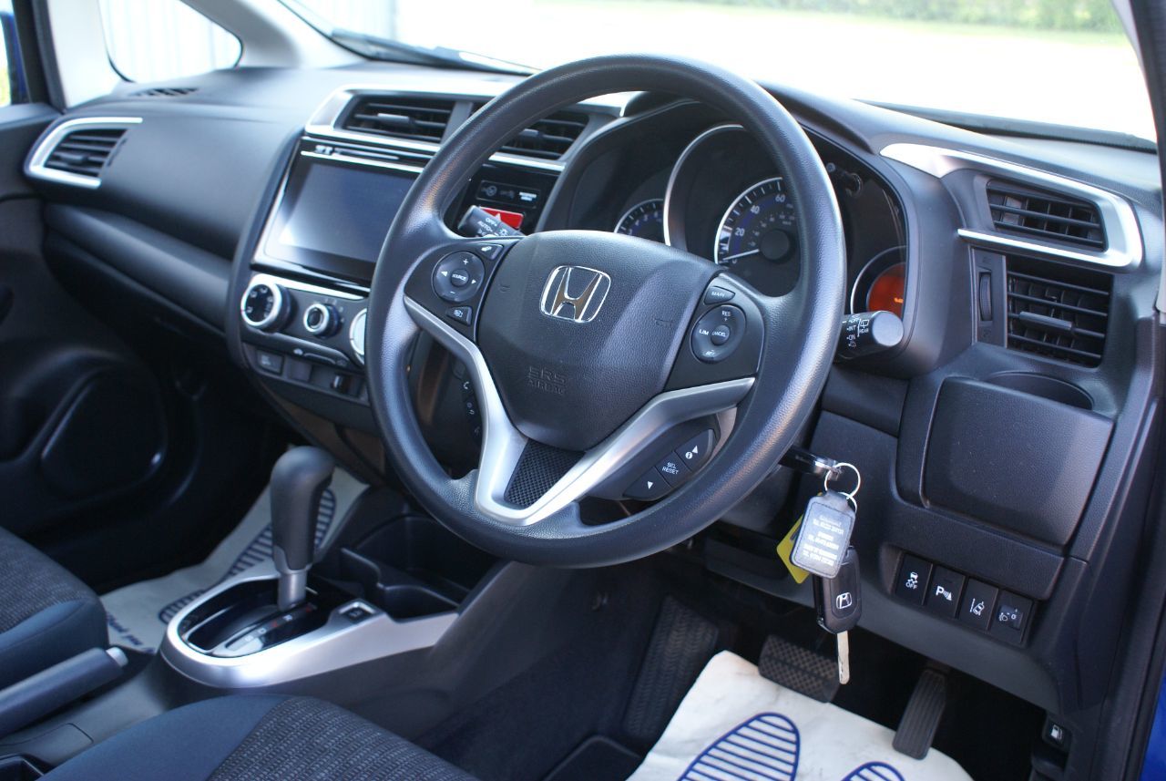 2017 Honda Jazz thumbnail 14
