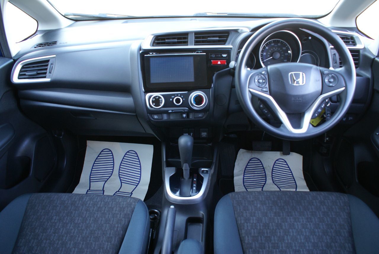 2017 Honda Jazz thumbnail 15