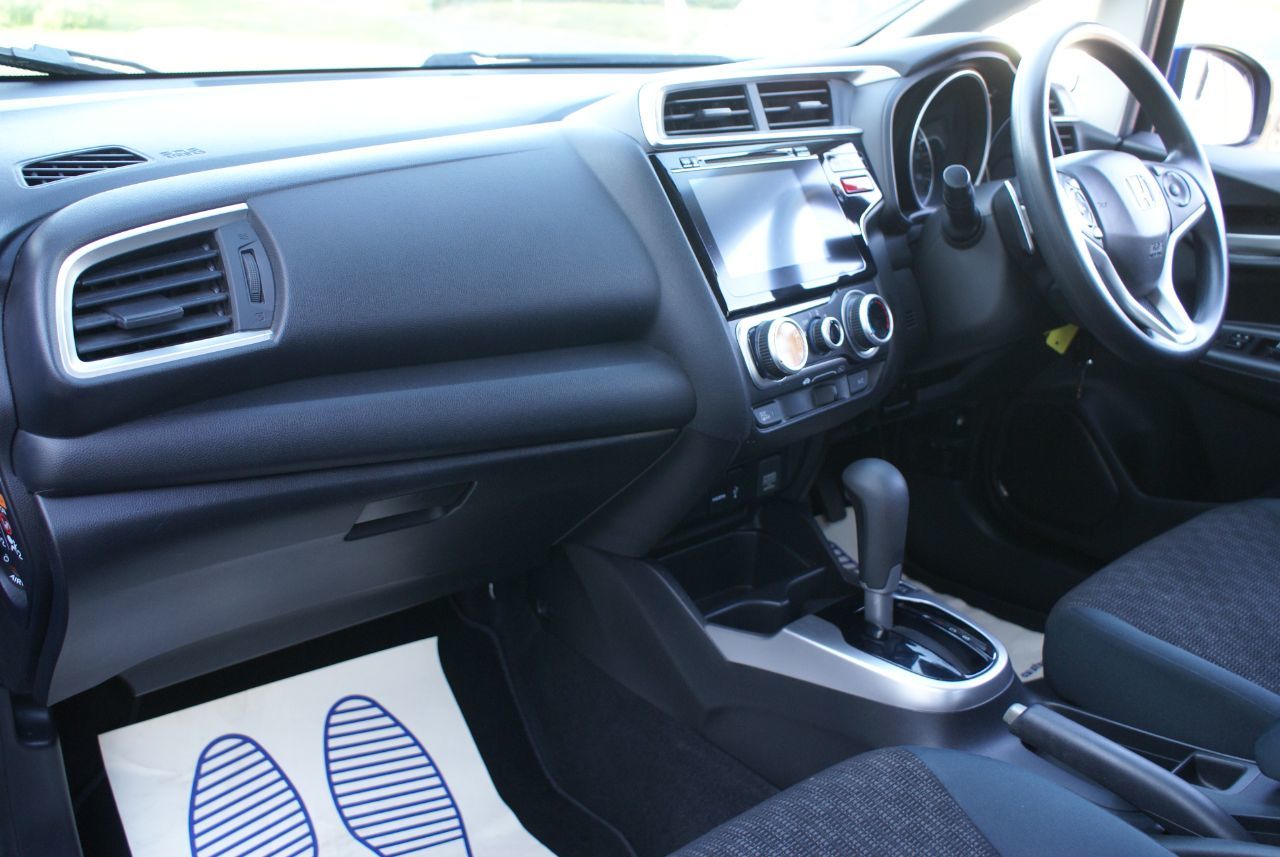2017 Honda Jazz thumbnail 16