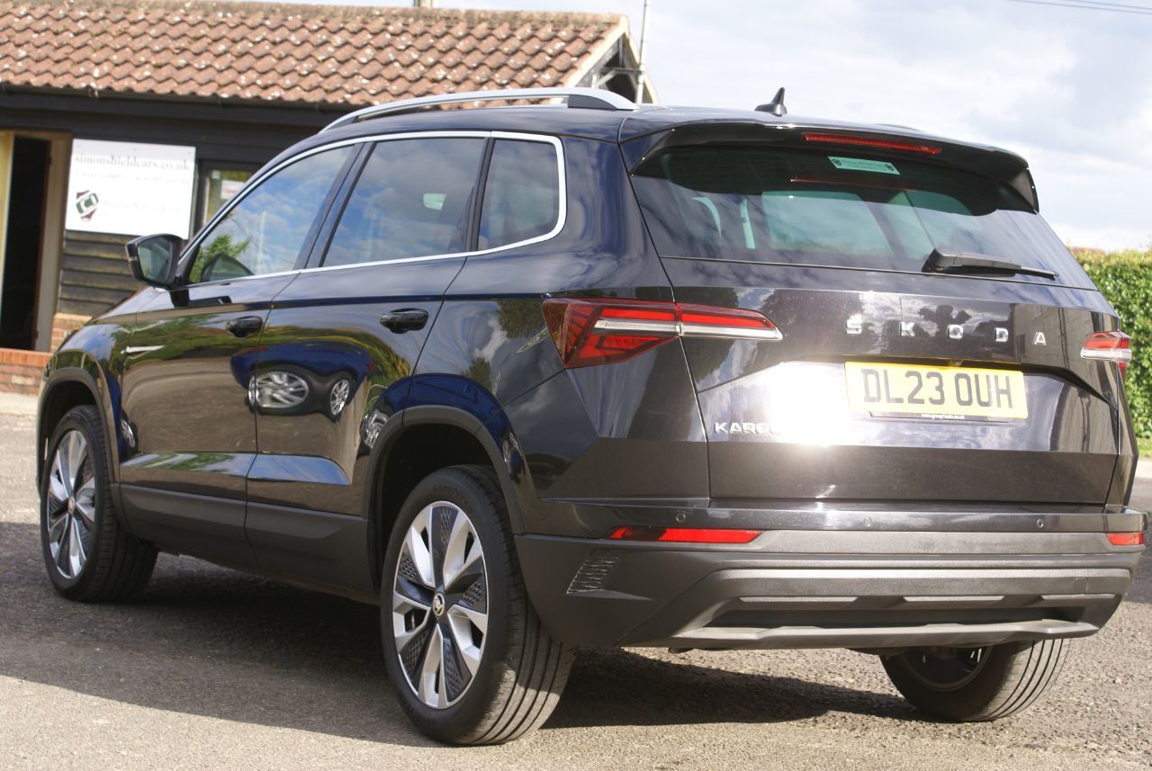 2023 Skoda Karoq thumbnail 4
