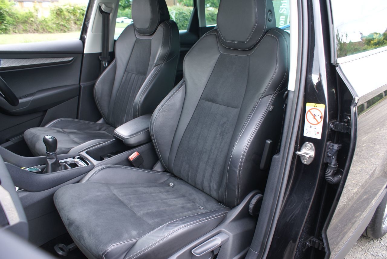 2023 Skoda Karoq thumbnail 11