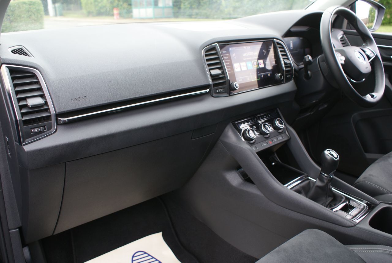 2023 Skoda Karoq thumbnail 16