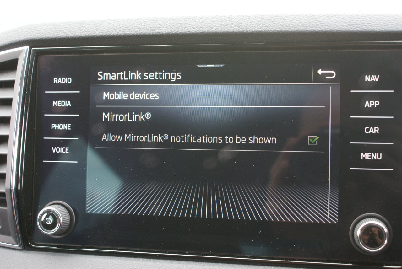2023 Skoda Karoq thumbnail 23